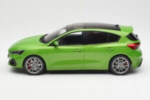 Ford Focus ST Mk4 Zielony MCG 1:18 MCG18452 Metal — zdjęcie 3 z 6