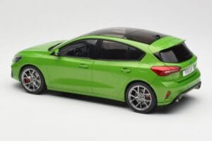 Ford Focus ST Mk4 Zielony MCG 1:18 MCG18452 Metal — zdjęcie 5 z 6