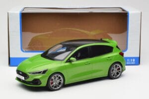 Ford Focus ST Mk4 Zielony MCG 1:18 MCG18452 Metal — zdjęcie 6 z 6
