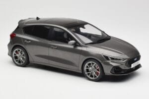 Ford Focus ST Mk4 Szary MCG 1:18 MCG18454 Metal — zdjęcie 4 z 6