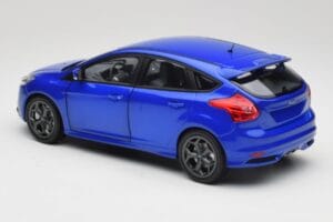 Ford Focus ST Mk2 Blue Metallic Minichamps 1:18 110082001 Metal — zdjęcie 7 z 8