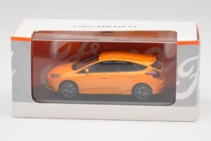 Ford Focus ST Mk3 Tangerine Scream Minichamps 1:43 FOCUS001 Metal — zdjęcie 4 z 4