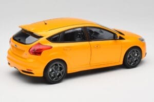 Ford Focus ST Mk2 Tangerine Scream Minichamps 1:18 110082005 Metal — zdjęcie 3 z 8