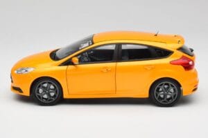 Ford Focus ST Mk2 Tangerine Scream Minichamps 1:18 110082005 Metal — zdjęcie 4 z 8