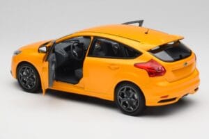 Ford Focus ST Mk2 Tangerine Scream Minichamps 1:18 110082005 Metal — zdjęcie 5 z 8