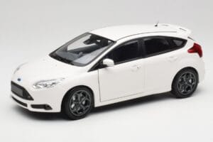 Ford Focus ST Mk2 Biały Minichamps 1:18 110082004 Metal