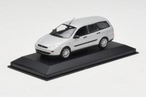Ford Focus Mk1 Turnier Srebrny Minichamps 1:43 FOCUS004 Metal — zdjęcie 2 z 5