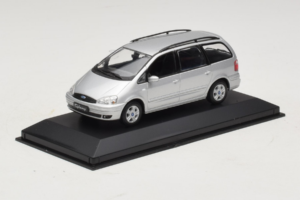 Ford Galaxy Mk2 Srebrny Minichamps 1:43 GALAXY001 Metal — zdjęcie 2 z 4