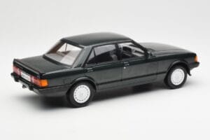 Ford Granada Mk2 2.8 Injection Ciemnozielony MCG 1:18 MCG18263 Metal — zdjęcie 2 z 6