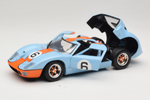 Ford GT40 Gulf #6 J. Ickx / J. Oliver 24 Hours of Le Mans 1969 Eagles Race 1:18 300600 Metal — zdjęcie 2 z 8
