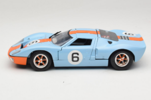Ford GT40 Gulf #6 J. Ickx / J. Oliver 24 Hours of Le Mans 1969 Eagles Race 1:18 300600 Metal — zdjęcie 4 z 8