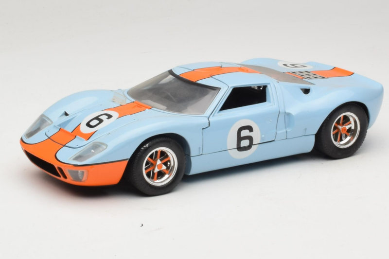 Ford GT40 Gulf #6 J. Ickx / J. Oliver 24 Hours of Le Mans 1969 Revell 1:18 48824 Metal