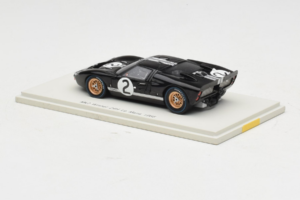Ford GT40 Mk II #2 B. McLaren / C. Amon Shelby American Winner 24 Hours of Le Mans 1966 Spark 1:43 43LM66-O1 Żywica — zdjęcie 3 z 4