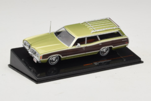 Ford LTD Country Squire Green Bronze IXO 1:43 CLC608N Metal — zdjęcie 2 z 5