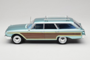 Ford Country Squire Niebieski MCG 1:18 MCG18049 Metal — zdjęcie 3 z 6