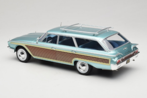Ford Country Squire Niebieski MCG 1:18 MCG18049 Metal — zdjęcie 5 z 6