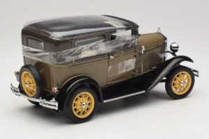 Ford Model A Tudor Chicle Drab Motor City 1:18 41003 Metal — zdjęcie 2 z 6