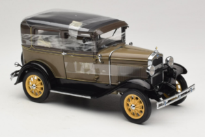Ford Model A Tudor Chicle Drab Motor City 1:18 41003 Metal — zdjęcie 4 z 6