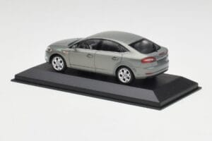 Ford Mondeo Mk3 Sedan Szary Metallic Minichamps 1:43 IND403086003 Metal — zdjęcie 3 z 4