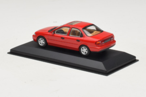 Ford Mondeo Mk1 Sedan Czerwony Minichamps 1:43 082000 Metal — zdjęcie 3 z 4
