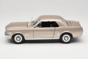 Ford Mustang 1964 1/2 Srebrny Mira 1:18 6127 Metal — zdjęcie 4 z 8