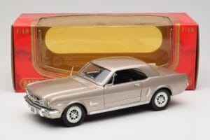 Ford Mustang 1964 1/2 Srebrny Mira 1:18 6127 Metal — zdjęcie 8 z 8