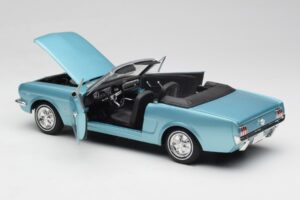 Ford Mustang Convertible Arcadian Blue Revell 1:18 8832-F1 Metal — zdjęcie 5 z 8