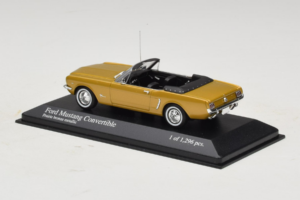 Ford Mustang Kabriolet Złoty Minichamps 1:43 400082432 Metal — zdjęcie 3 z 4
