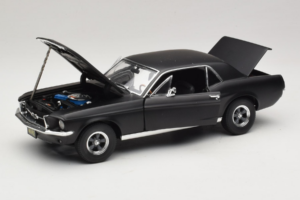 Ford Mustang Creed Movie GreenLight 1:18 13611 Metal — zdjęcie 2 z 8