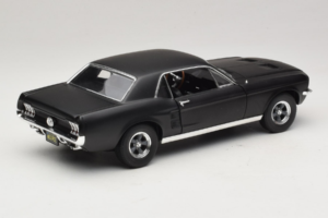 Ford Mustang Creed Movie GreenLight 1:18 13611 Metal — zdjęcie 3 z 8