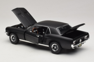 Ford Mustang Creed Movie GreenLight 1:18 13611 Metal — zdjęcie 5 z 8