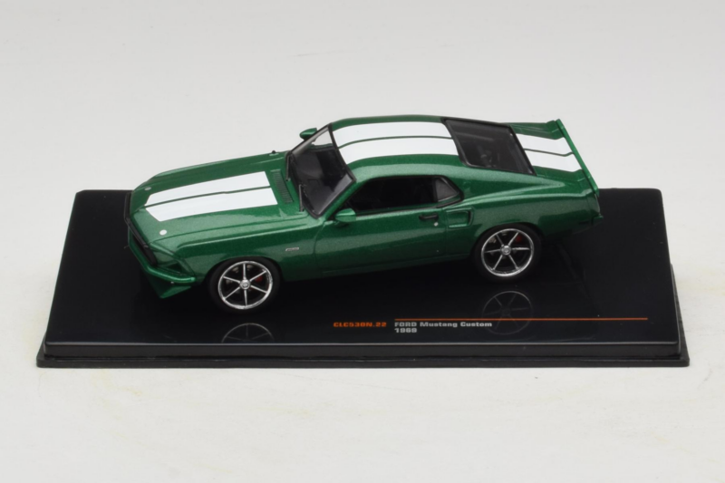 Ford Mustang Custom Zielony IXO 1:43 CLC530N Metal