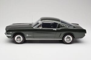 Ford Mustang Fastback Ivy Green Otto 1:12 G079 Żywica — zdjęcie 3 z 6
