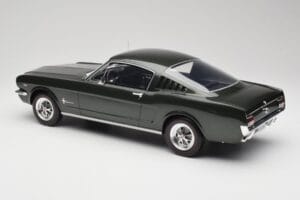 Ford Mustang Fastback Ivy Green Otto 1:12 G079 Żywica — zdjęcie 5 z 6