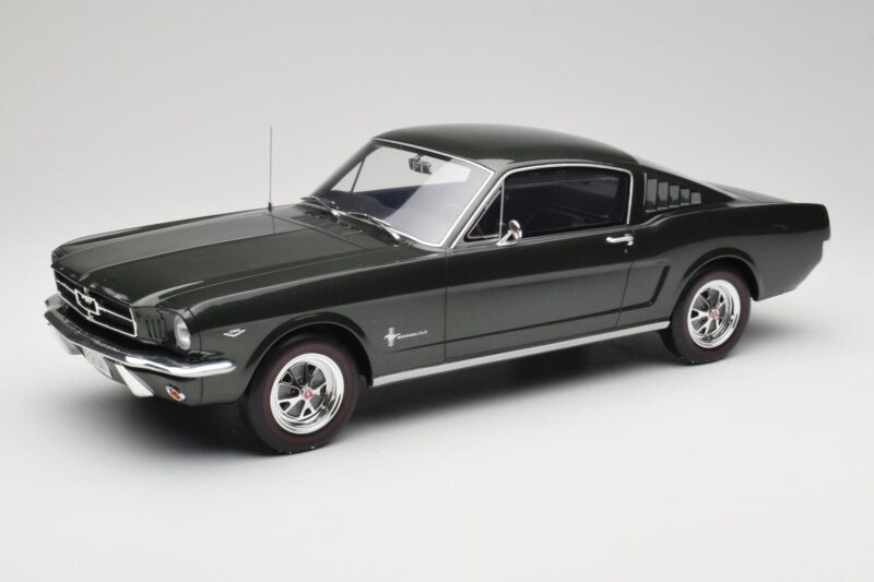 Ford Mustang Fastback Ivy Green Otto 1:12 G079 Żywica