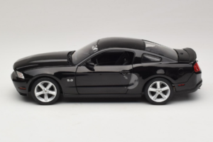 Ford Mustang GT Czarny Drive Movie GreenLight 1:18 13609 Metal — zdjęcie 4 z 8