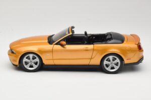 Ford Mustang GT S197 Kabriolet Złoty Maisto 1:18 31158 Metal — zdjęcie 3 z 7