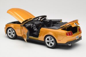 Ford Mustang GT S197 Kabriolet Złoty Maisto 1:18 31158 Metal — zdjęcie 4 z 7