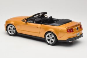 Ford Mustang GT S197 Kabriolet Złoty Maisto 1:18 31158 Metal — zdjęcie 6 z 7
