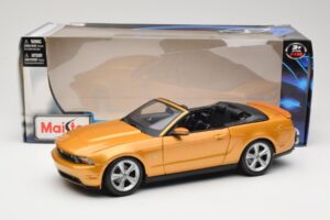 Ford Mustang GT S197 Kabriolet Złoty Maisto 1:18 31158 Metal — zdjęcie 7 z 7