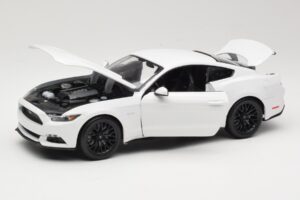 Ford Mustang GT S550 Biały Maisto 1:18 31197 Metal — zdjęcie 2 z 8