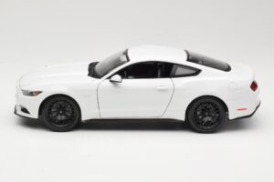 Ford Mustang GT S550 Biały Maisto 1:18 31197 Metal — zdjęcie 4 z 8