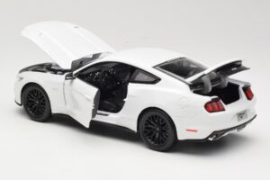 Ford Mustang GT S550 Biały Maisto 1:18 31197 Metal — zdjęcie 5 z 8