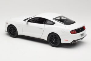 Ford Mustang GT S550 Biały Maisto 1:18 31197 Metal — zdjęcie 7 z 8
