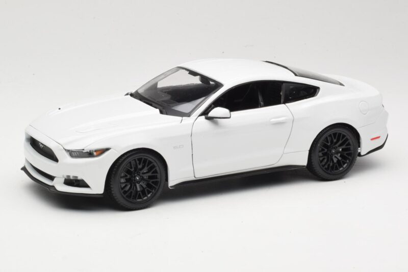Ford Mustang GT S550 Biały Maisto 1:18 31197 Metal