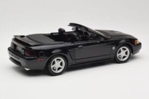Ford Mustang GT SN95 Kabriolet Czarny Maisto 1:18 50328 Metal — zdjęcie 3 z 8