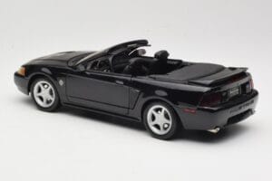 Ford Mustang GT SN95 Kabriolet Czarny Maisto 1:18 50328 Metal — zdjęcie 7 z 8
