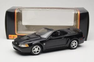 Ford Mustang GT SN95 Kabriolet Czarny Maisto 1:18 50328 Metal — zdjęcie 8 z 8