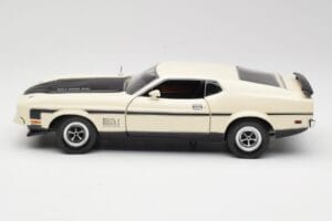 Ford Mustang Mach 1 Biały Sun Star 1:18 3602 Metal — zdjęcie 4 z 8