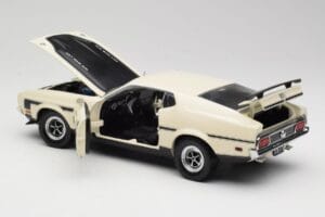 Ford Mustang Mach 1 Biały Sun Star 1:18 3602 Metal — zdjęcie 5 z 8